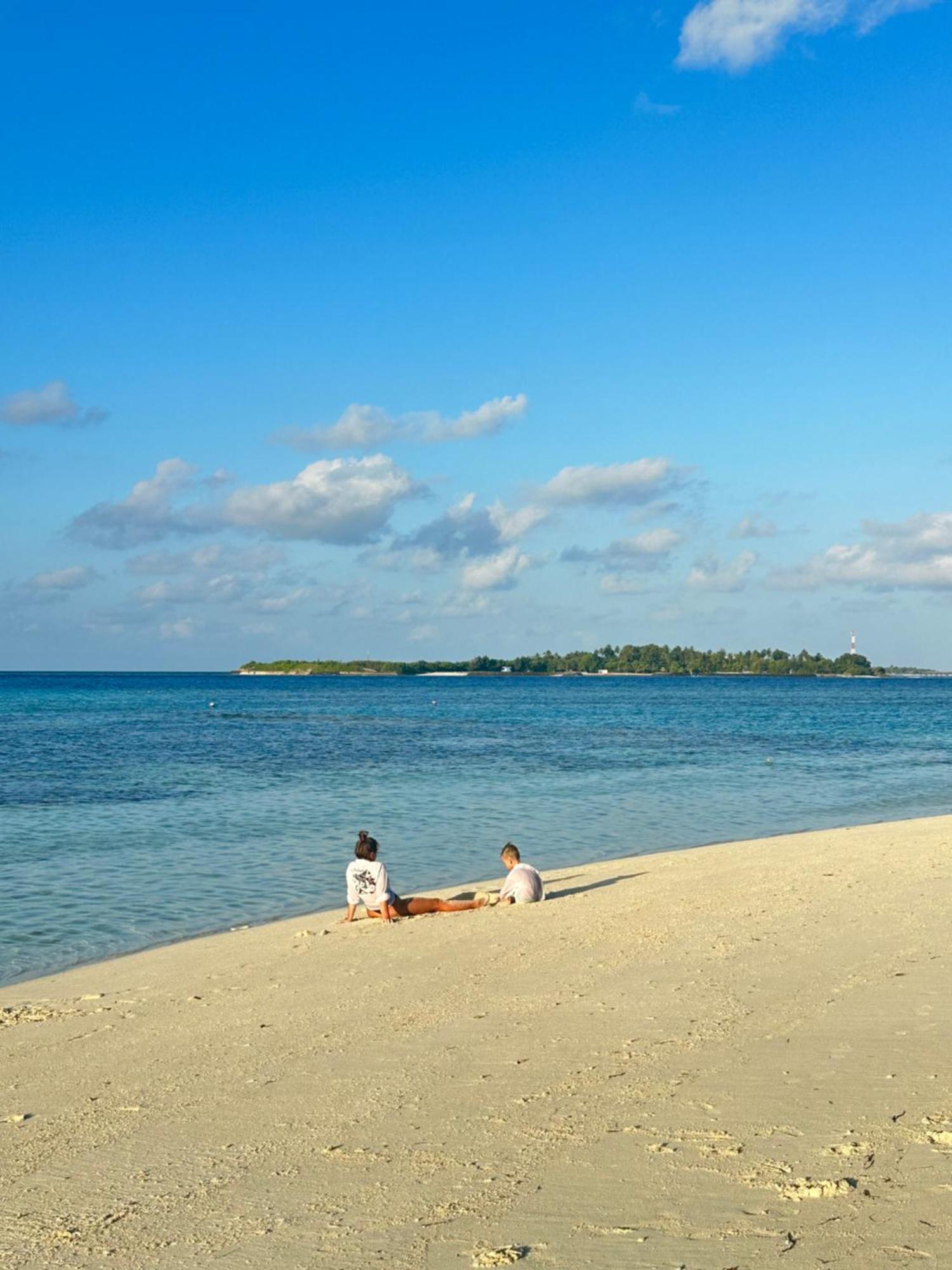 Hotel Yuvi Blue Maldives & Spa Himmafushi Exterior foto