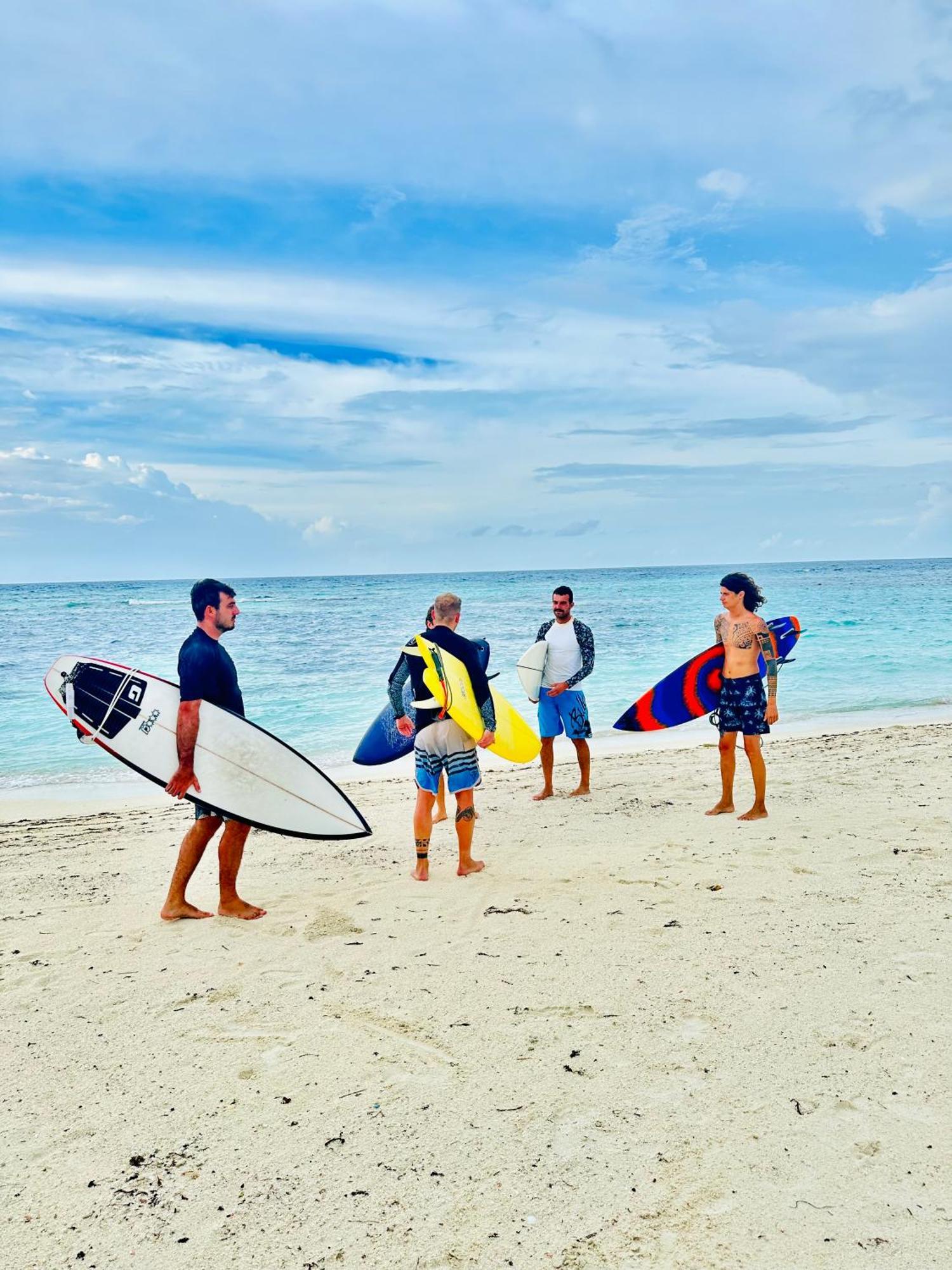 Hotel Yuvi Blue Maldives & Spa Himmafushi Exterior foto